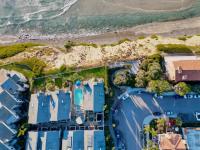 Browse active condo listings in ENCINITAS BLUFFS